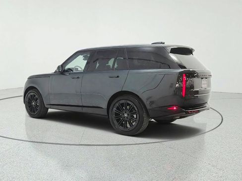 Used 2025 Land Rover Range Rover SE AWD/4WD image 7