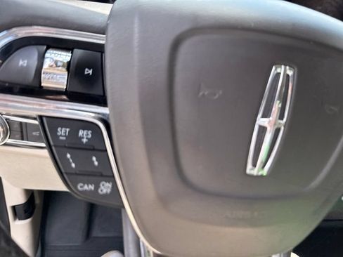 Used 2018 Lincoln Navigator L Reserve w/ Technology Package AWD/4WD image 14