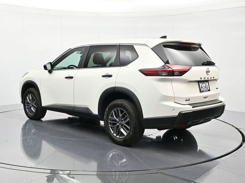 Used 2024 Nissan Rogue S image 8