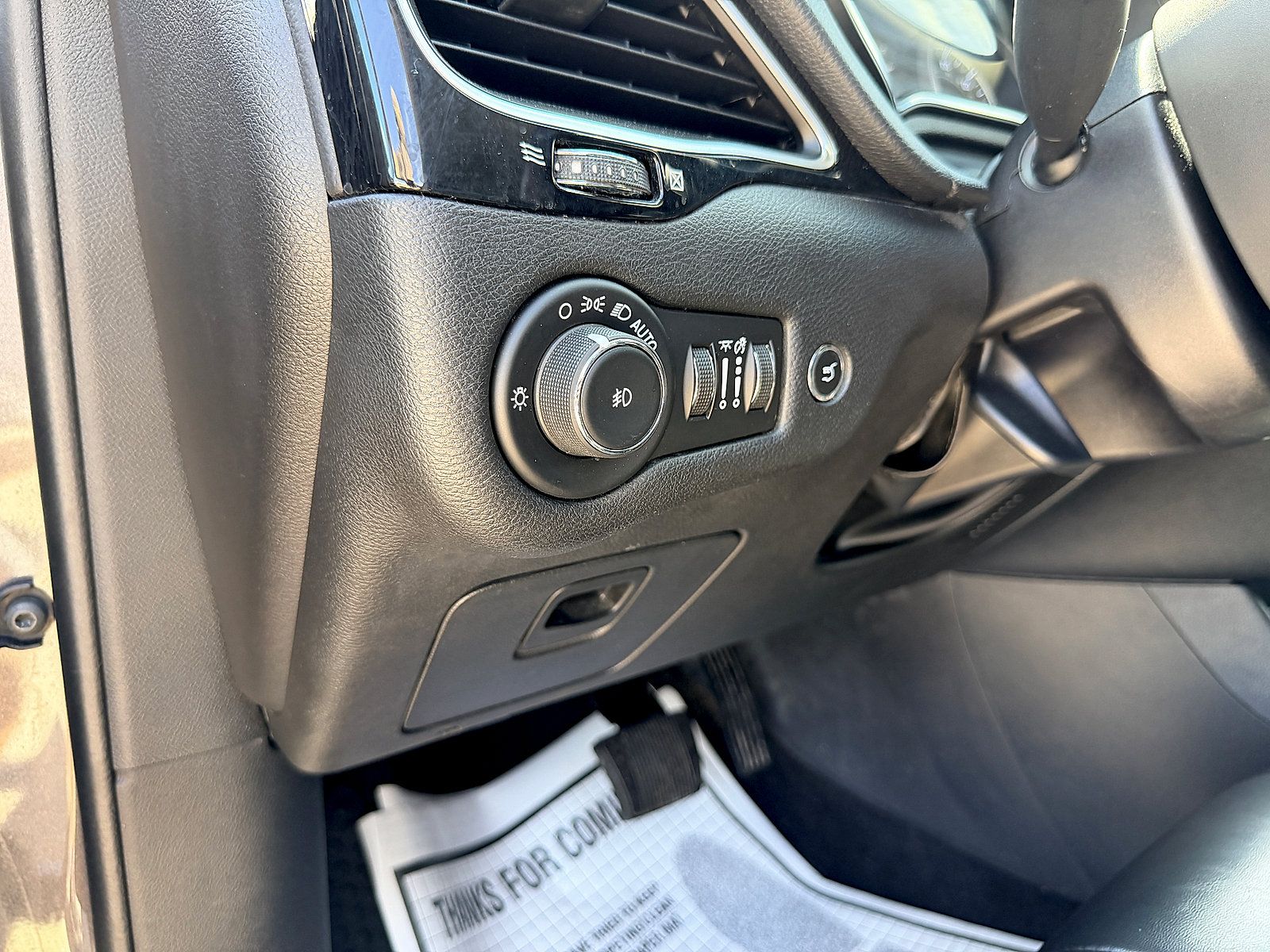 Used 2020 Jeep Cherokee Latitude Plus AWD/4WD image 27