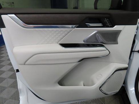 Used 2025 GMC Acadia Denali image 66