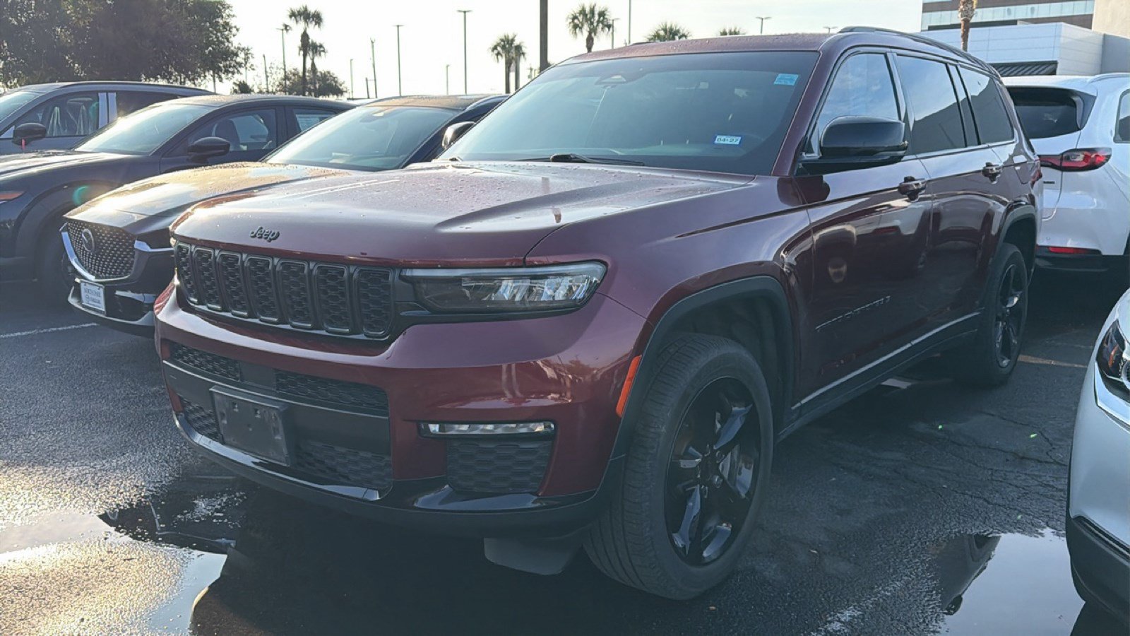 Used 2022 Jeep Grand Cherokee L Limited w/ Black Appearance Package AWD/4WD image 14