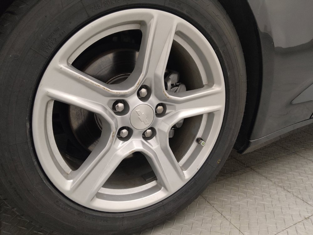 Used 2020 Chevrolet Camaro LT RWD image 31