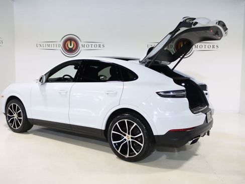 Used 2023 Porsche Cayenne Coupe w/ Towing Package w/o Tow Ball AWD/4WD image 33