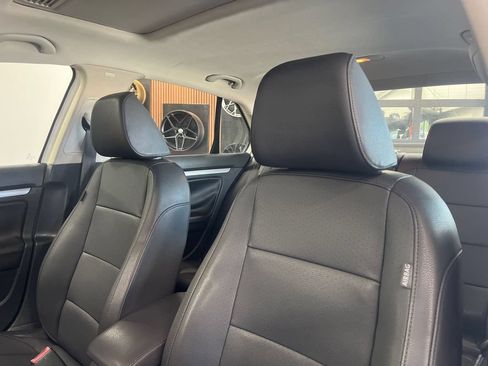 Used 2010 Volkswagen Jetta Limited Edition FWD image 35