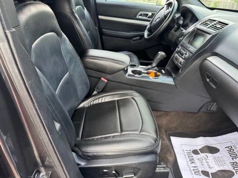Used 2016 Ford Explorer XLT w/ Equipment Group 202A FWD image 27
