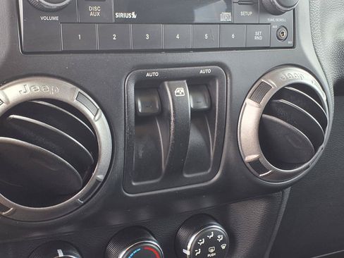Used 2014 Jeep Wrangler Sport w/ Quick Order Package 24S AWD/4WD image 15