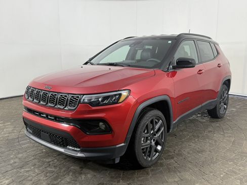 Used 2026 Jeep Compass Limited AWD/4WD image 3