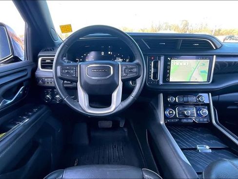 Used 2023 GMC Yukon XL Denali image 8