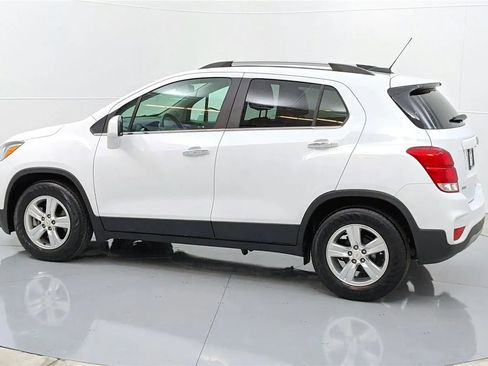 Used 2018 Chevrolet Trax LT w/ LT Convenience Package image 3