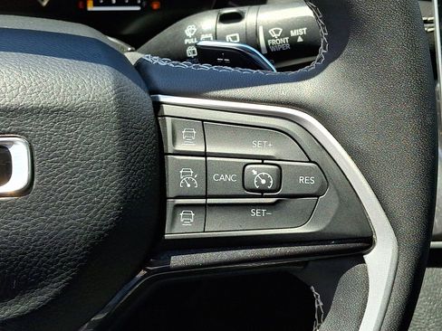 Used 2023 Jeep Grand Cherokee Altitude AWD/4WD image 23