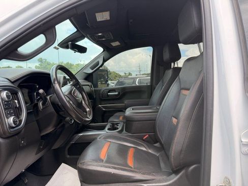 Used 2022 GMC Sierra 2500 AT4 w/ AT4 Premium Plus Package AWD/4WD image 3