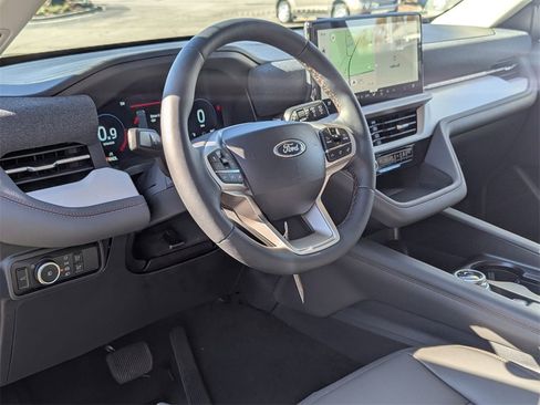 New 2026 Ford Explorer Active w/ Active Comfort Package image 5