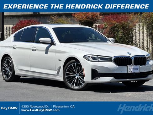Used 2023 BMW 530e w/ Premium Package RWD image 1