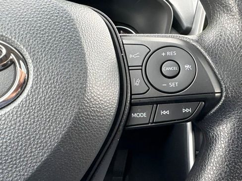 Used 2025 Toyota RAV4 XLE w/ Convenience Package FWD image 17