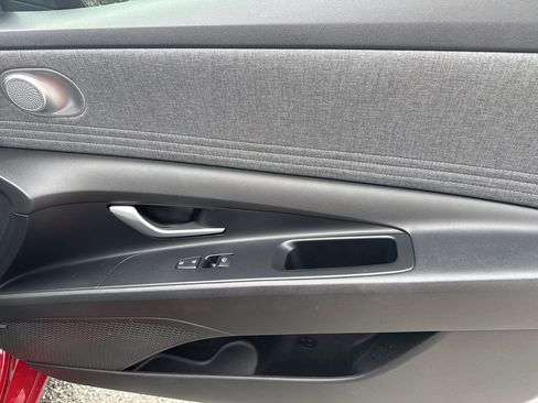 Used 2023 Hyundai Elantra Limited image 14