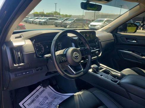 Used 2023 Nissan Pathfinder SL w/ SL Premium Package AWD/4WD image 19