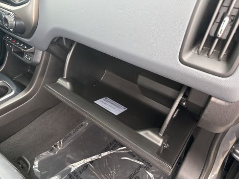 Used 2022 Chevrolet Colorado Z71 image 31