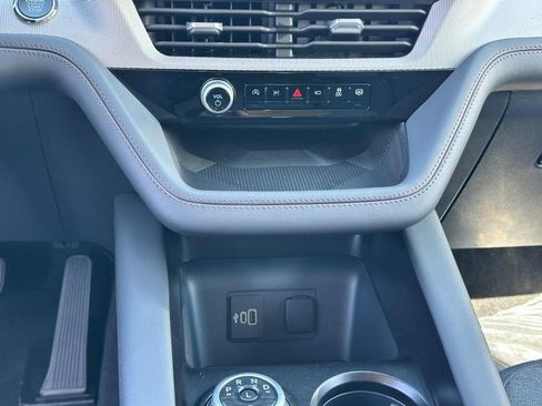 New 2026 Ford Explorer Active RWD image 8
