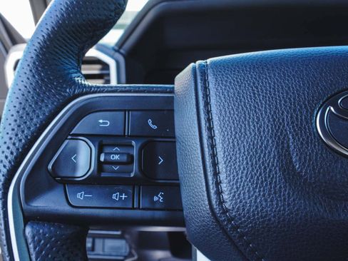 Used 2025 Toyota Tacoma TRD Off-Road image 23