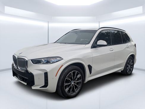 Used 2024 BMW X5 sDrive40i w/ Executive Package RWD image 7