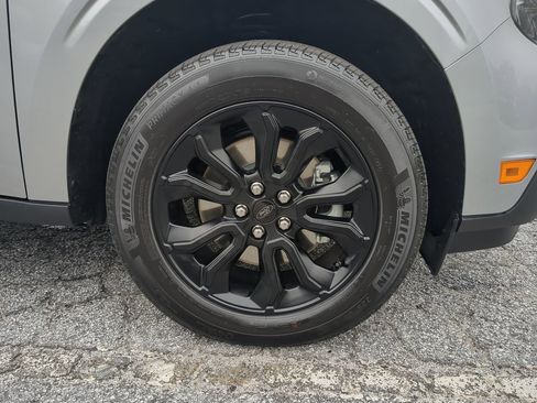 Certified 2024 Ford Maverick Lariat w/ Black Appearance Package image 9