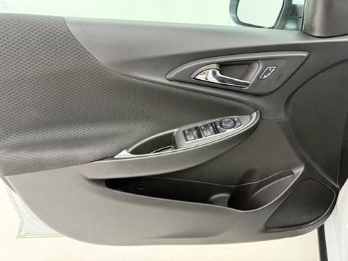 Used 2025 Chevrolet Malibu LT FWD image 30