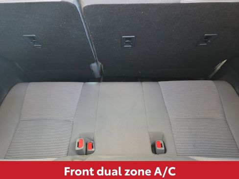 Used 2023 Toyota Highlander LE image 15