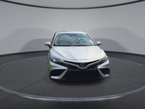 Used 2023 Toyota Camry SE w/ Convenience Package FWD image 3