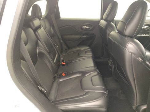 Used 2020 Jeep Cherokee Latitude Plus FWD image 19