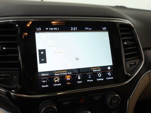 Used 2022 Jeep Grand Cherokee Limited image 7