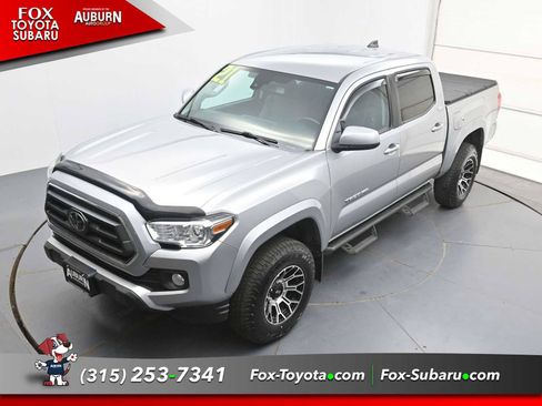 Used 2021 Toyota Tacoma SR5 AWD/4WD image 32