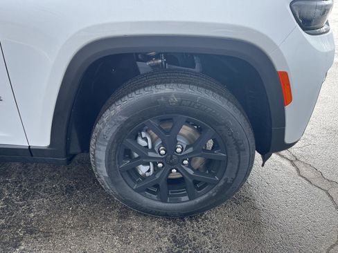 New 2026 Jeep Grand Cherokee Altitude image 42