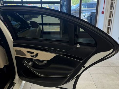 Used 2019 Mercedes-Benz S 560 Sedan image 16