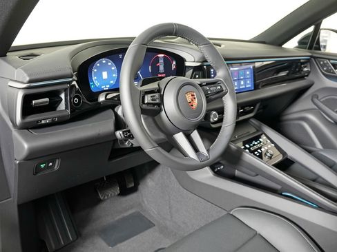 New 2026 Porsche Macan 4 Electric AWD/4WD image 4