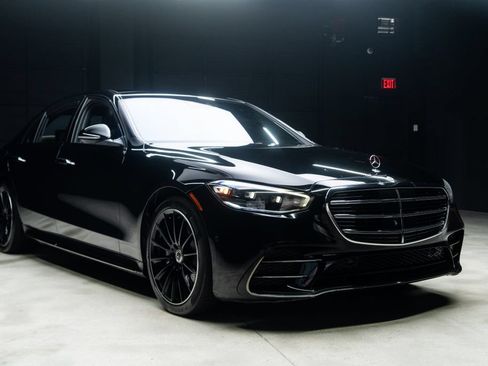 Used 2023 Mercedes-Benz S 500 4MATIC w/ AMG Line image 8