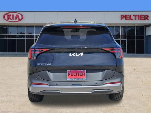 New 2026 Kia Sportage EX FWD image 4
