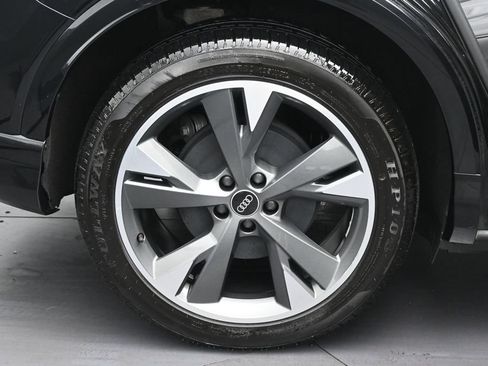 Used 2022 Audi Q4 e-tron Premium Plus w/ Premium Plus AWD/4WD image 41