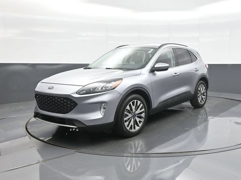 Used 2021 Ford Escape Titanium AWD/4WD image 3