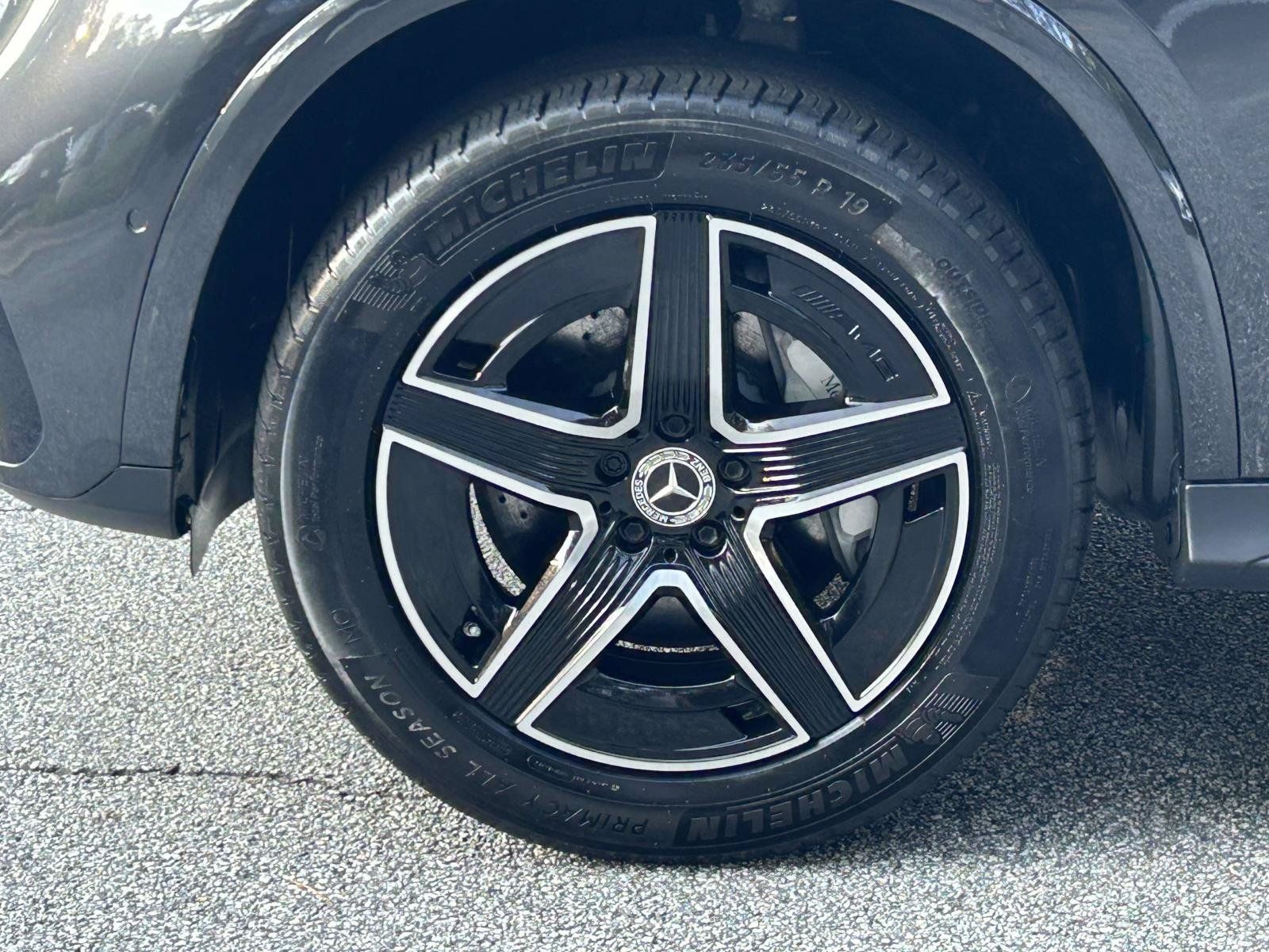Used 2024 Mercedes-Benz GLC 300 4MATIC image 17