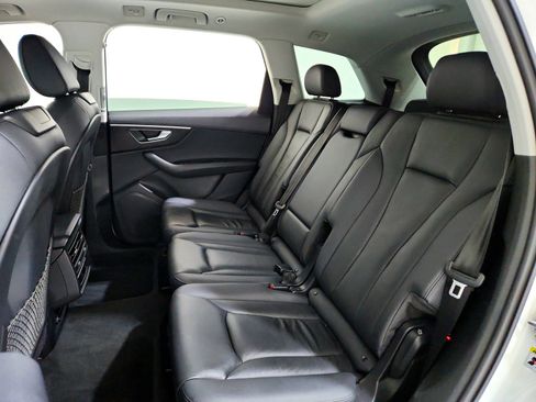 Used 2023 Audi Q7 3.0T Premium w/ Convenience Package image 18