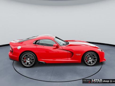 Used 2017 Dodge Viper GTS RWD image 4