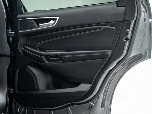 Used 2024 Ford Edge Titanium image 28