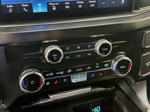 Used 2024 Ford F250 Lariat w/ Lariat Ultimate Package AWD/4WD image 16