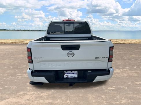 Used 2022 Nissan Frontier SV image 7