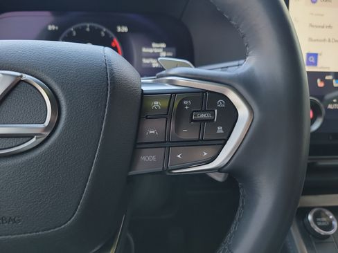 Used 2024 Lexus GX 550 w/ Accessory Package (Z1) AWD/4WD image 30