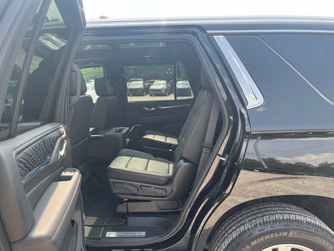 Used 2023 GMC Yukon Denali AWD/4WD image 32