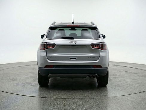 Used 2025 Jeep Compass Trailhawk AWD/4WD image 7