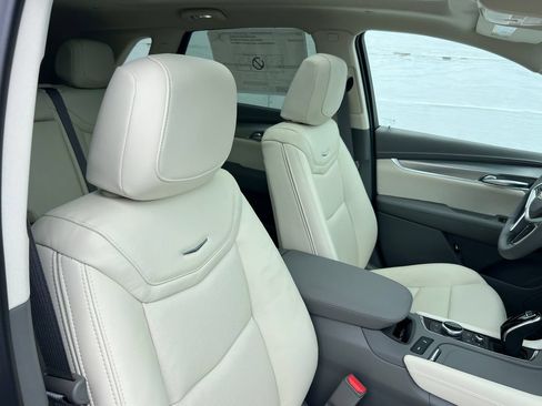 New 2026 Cadillac XT5 Premium Luxury w/ LPO, ONYX Package FWD image 29
