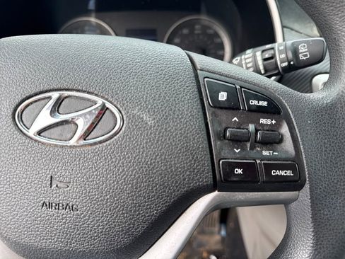 Used 2020 Hyundai Tucson SE image 33